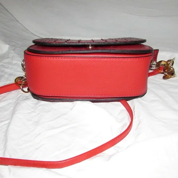 Red Croc-Embossed Shoulder Bag - Picture 6 of 12